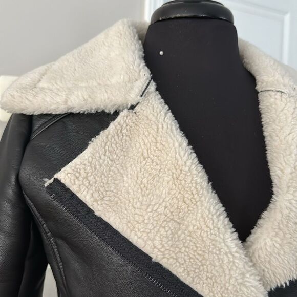 Wild Fable Sherpa Lined Faux Leather Zip Up Cropped Bomber Jacket - Picture 5 of 9